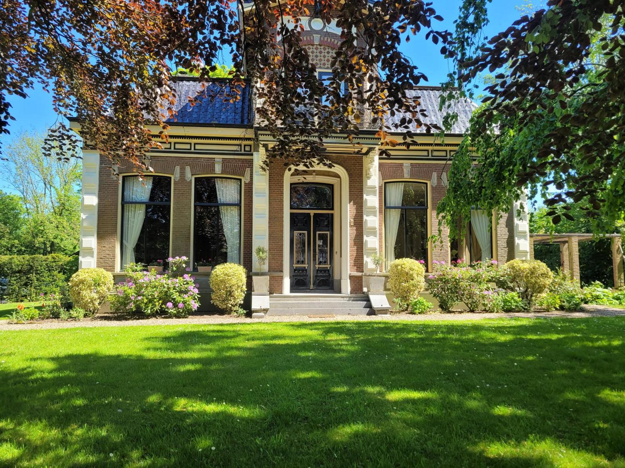 Pastorie Waaxens Bed & Breakfast Екстериор снимка